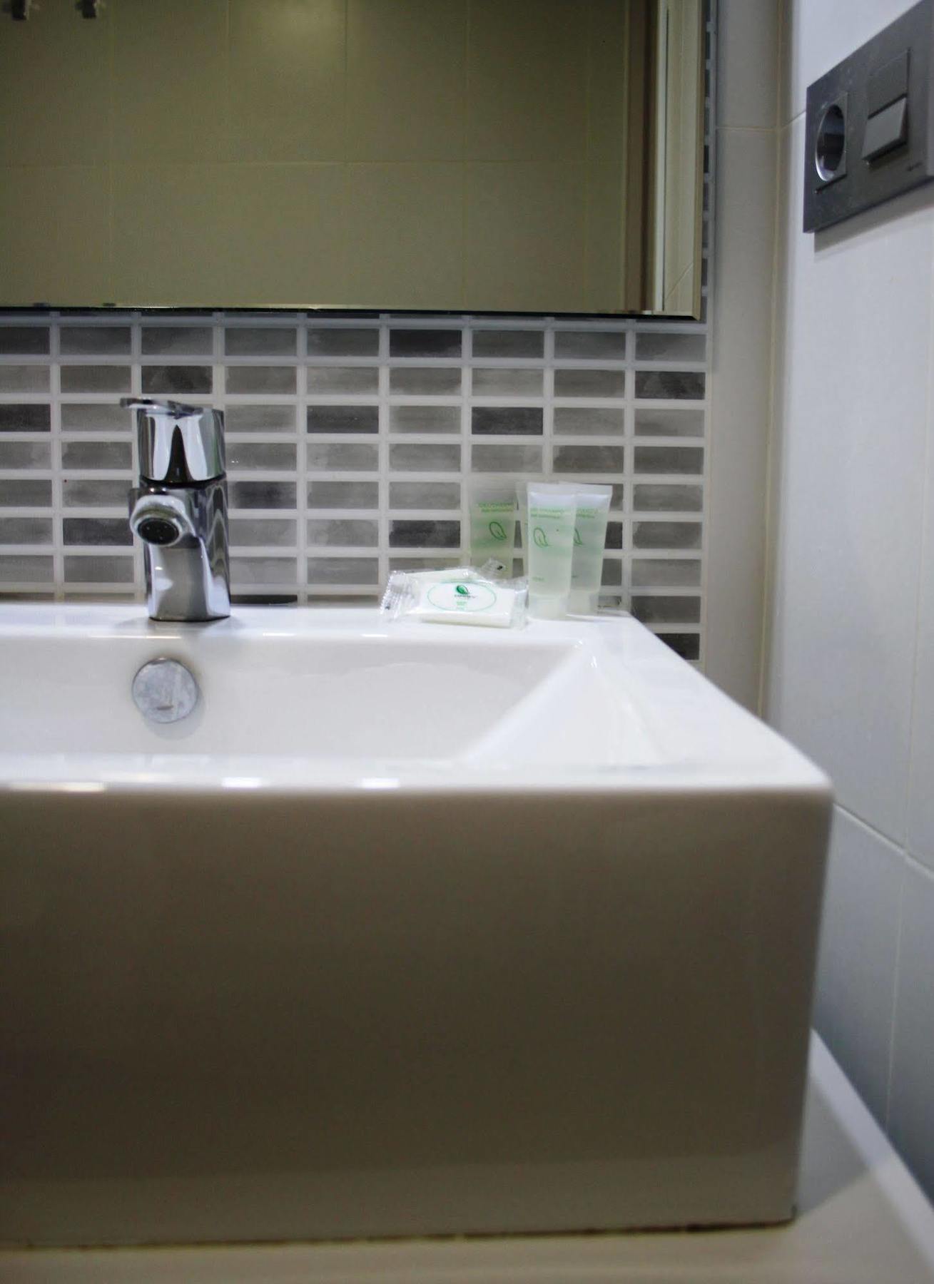 Apartamentos Globus By Be Alicante Bagian luar foto